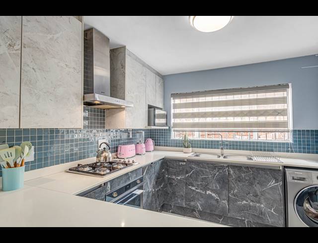 2 BEDROOM TOWNHOUSE FOR SALE IN SUNDOWNER